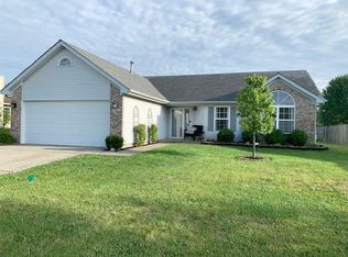 272 Bumblebee Ct, Greenfield, IN 46140