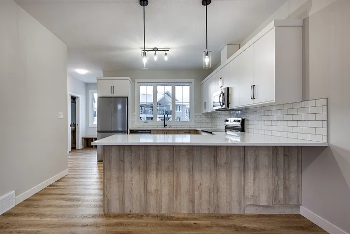 7 Station Dr — Photo 3