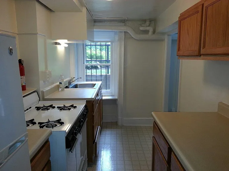 2456 20th St NW #C — Photo 5