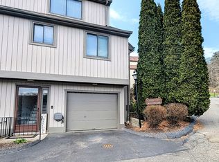 134 Essex Ct, Beacon Falls, CT 06403