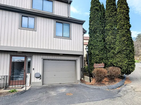 134 Essex Court #134, Beacon Falls, CT 06403
