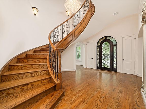 3rd image of 4102 Gramercy St