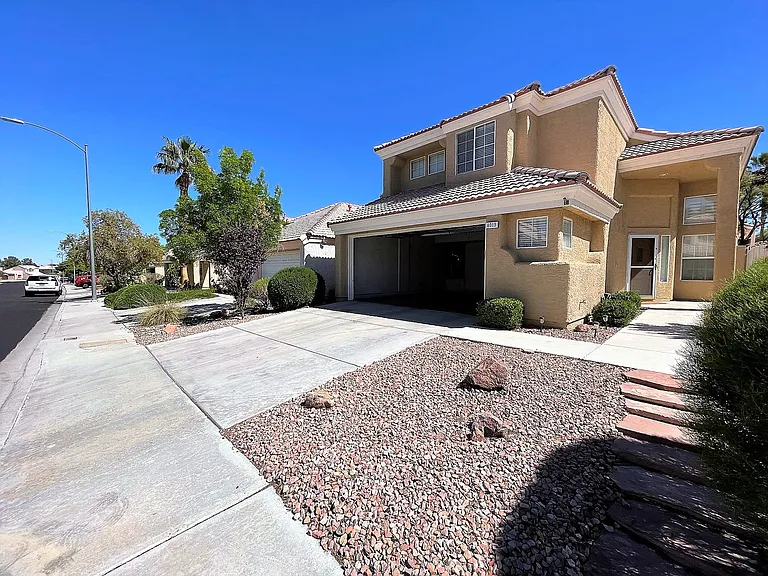 8013 Coral Point Ave — Photo 3