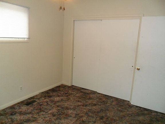 3rd image of 1316 Kingston Dr