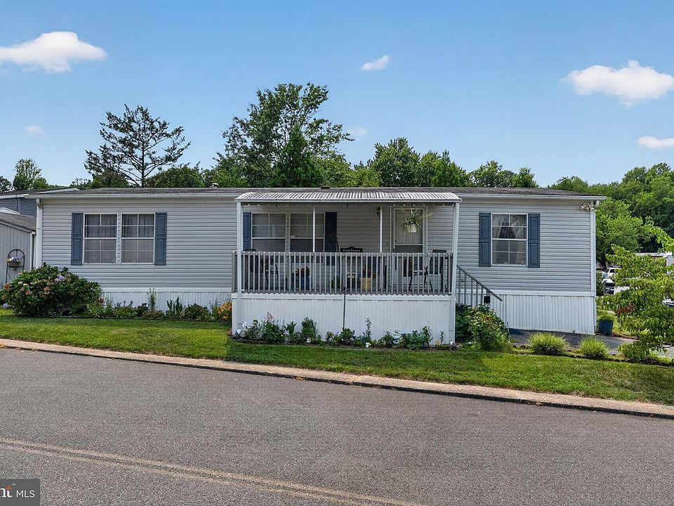 1st image of 9413 Gumtree Park St