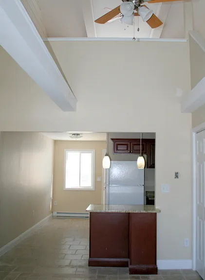 95 E Grand Ave #6 — Photo 2
