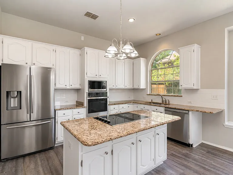 2416 McCarran Dr — Photo 23