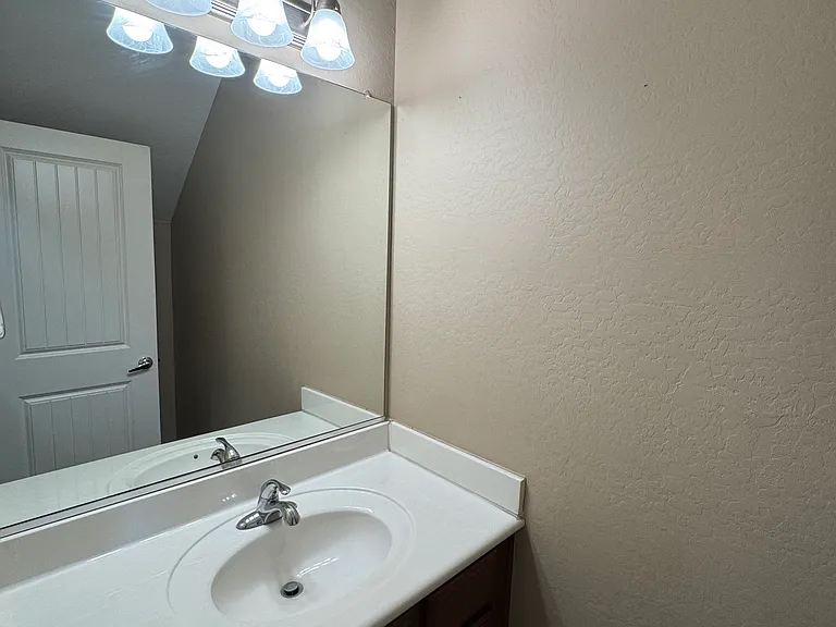 1147 E Cedar St — Photo 25