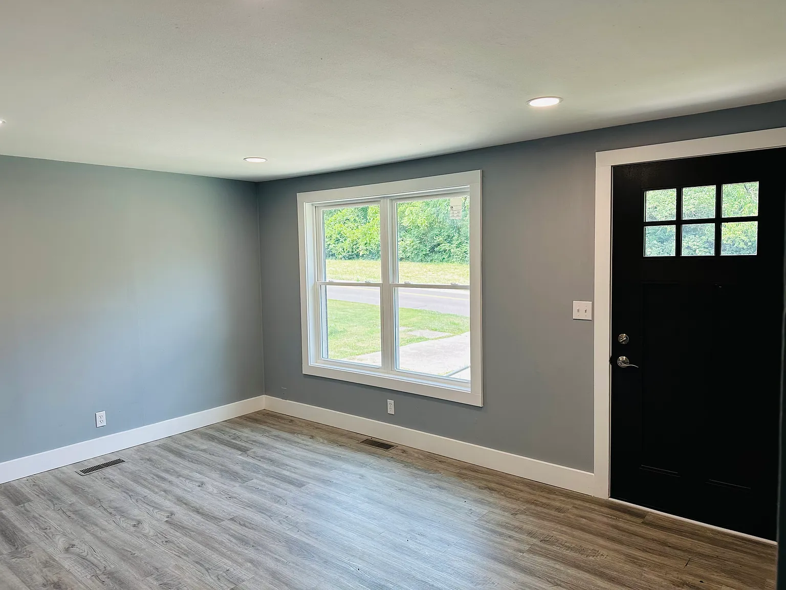 3 bed, 1.5 bath, 1050 sqft, $1,800 — Photo 4