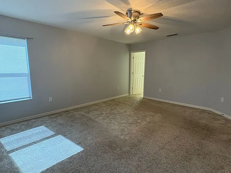 4751 Maplewild Ln — Photo 10
