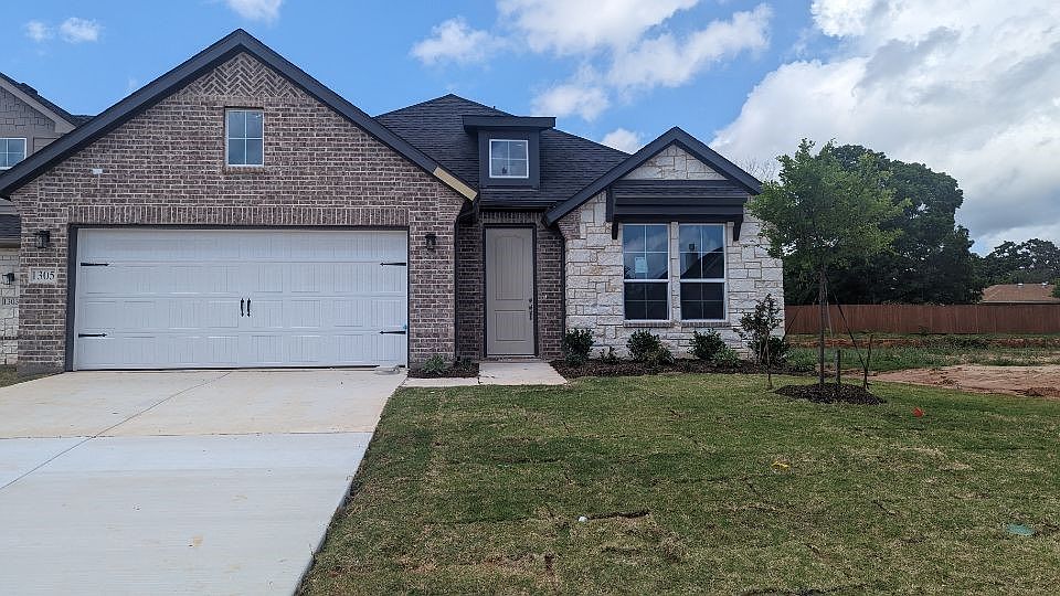 1st image of 1305 Hickory Ct