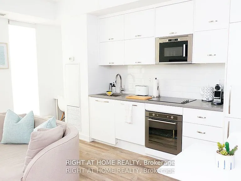 106 Dovercourt Rd #515 — Photo 11