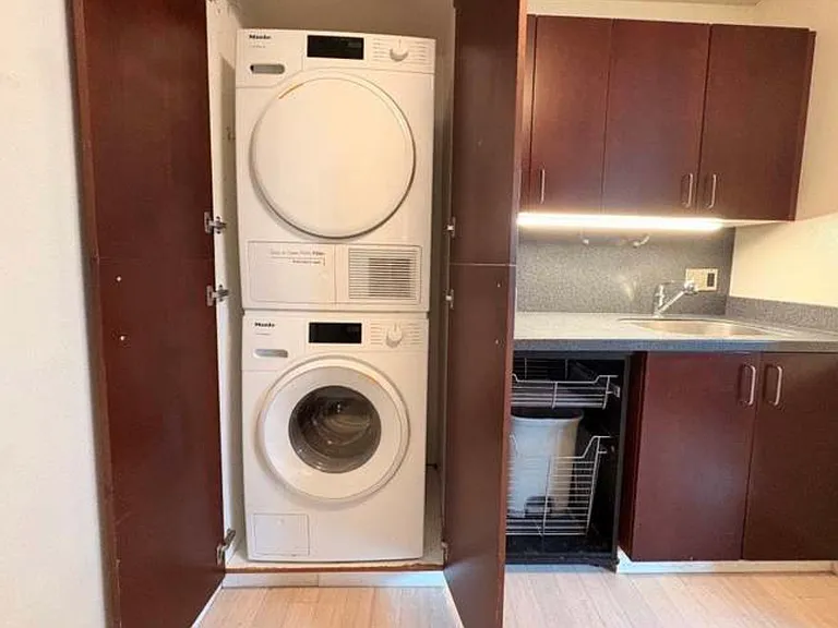 2020 SW Main St #402 — Photo 7