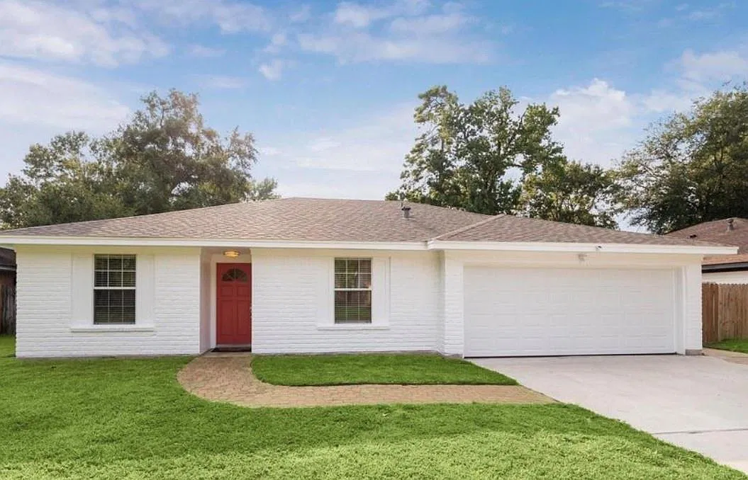 3 bed, 2.0 bath, 1397 sqft, $1,650 — Photo 1