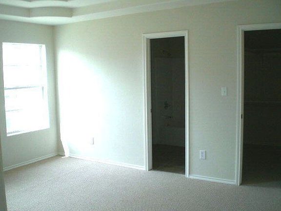 3rd image of 714 San Martin