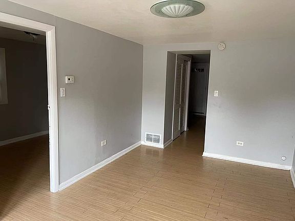 5th image of 3717 S Wolcott Ave #Basement