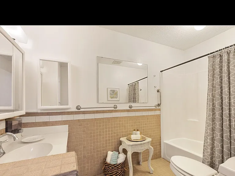 135 Hillview Dr #18 — Photo 3
