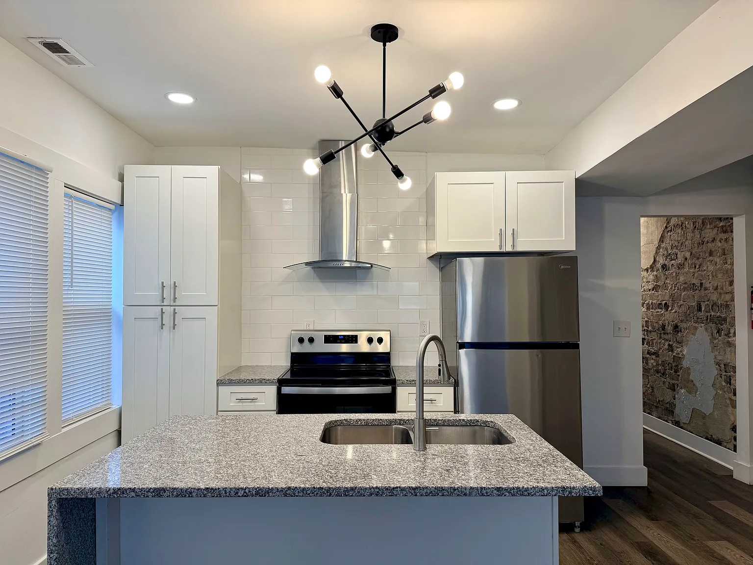 2 bed, 1100 sqft, $1,500 — Photo 3