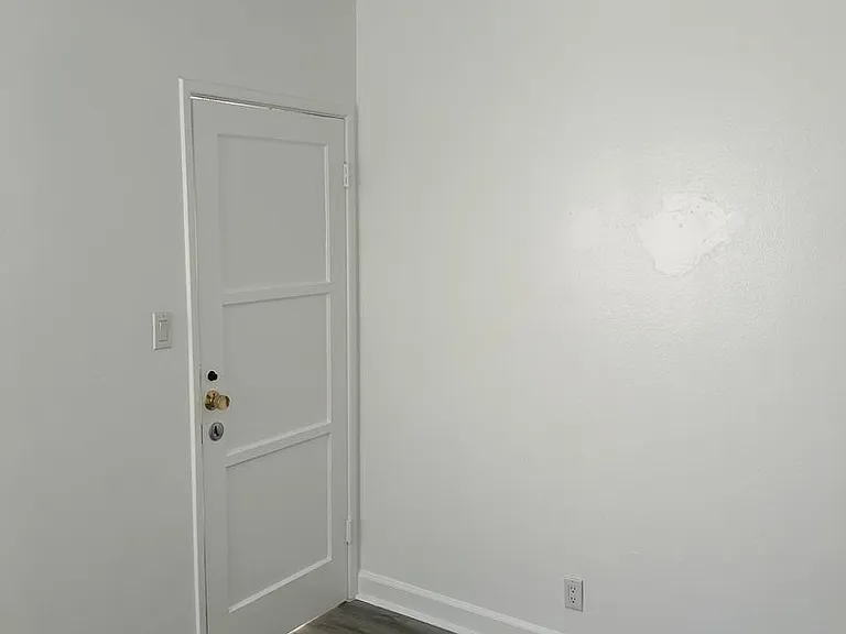 Evans Apartments — Photo 65