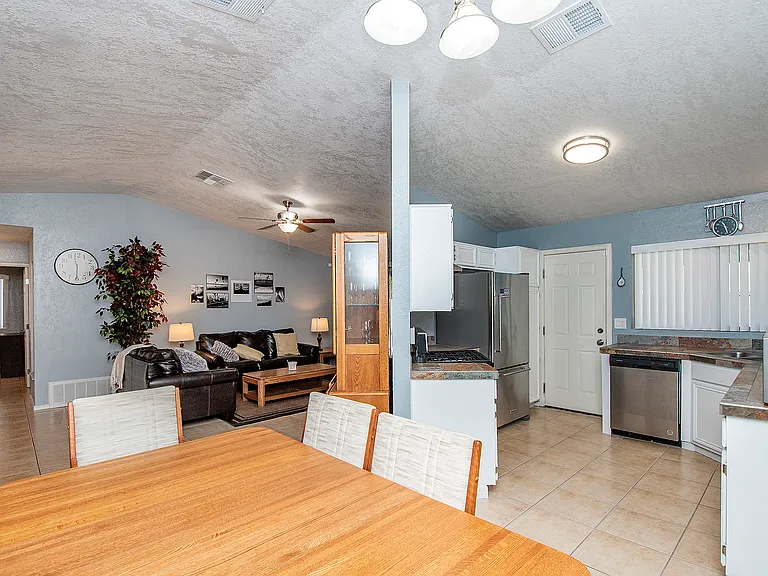5900 S Torrence Dr — Photo 20