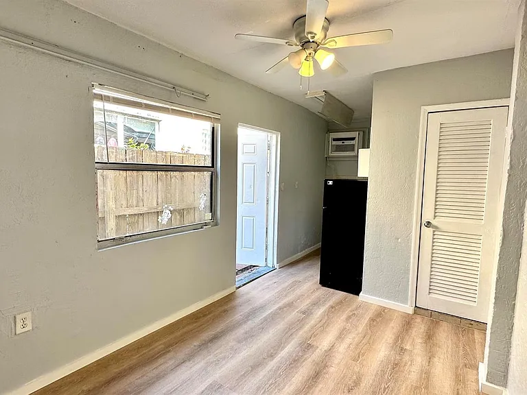 447 Conniston Rd #STUDIO — Photo 3