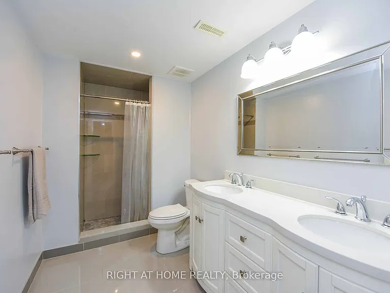 2229 Glazebrook Cir #LOWER — Photo 7