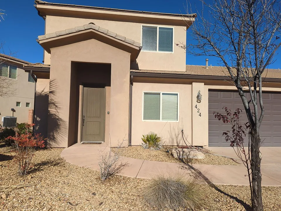 424 N Creek Ridge Dr