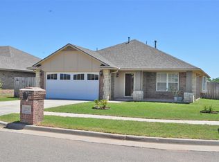 2336 Box Turtle Way, Midwest City, OK 73130