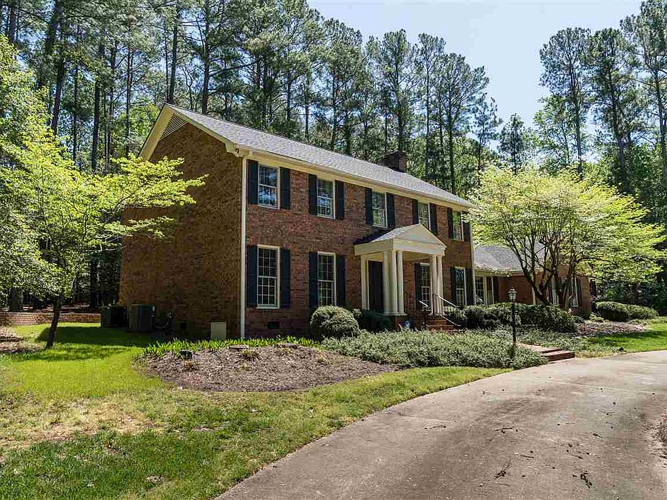 1st image of 381 Pinehurst Dr