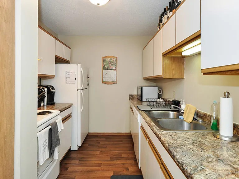 Fernbrook Townhomes — Photo 41