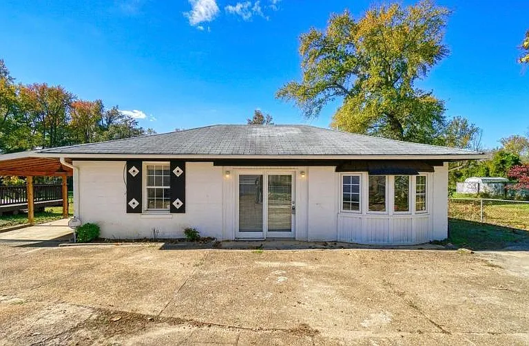 10215 Livingston Rd #A — Photo 1
