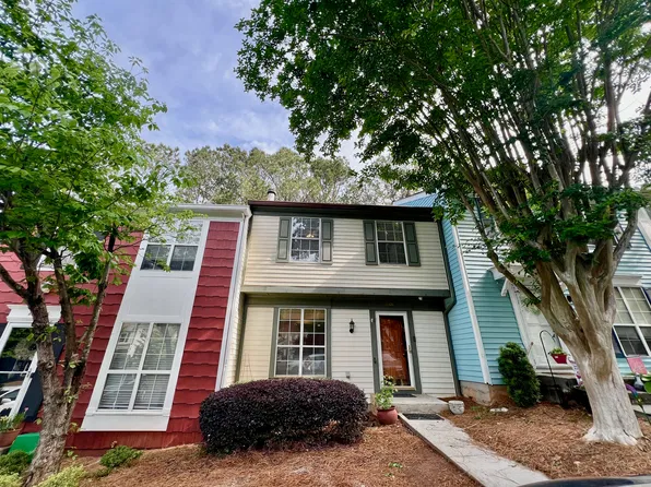 2608 Queen Anne Ct, Sandy Springs, GA 30350