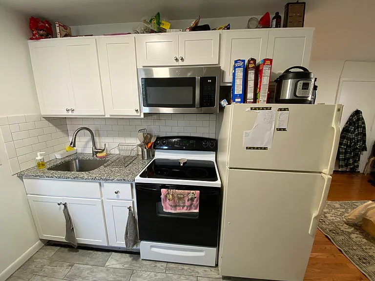 125 Court St #3A — Photo 3