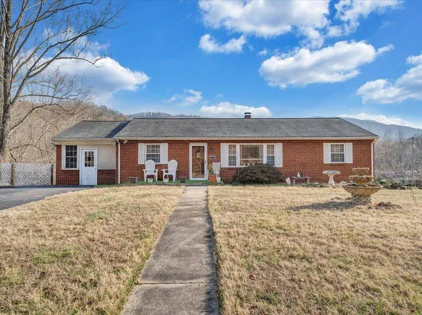 378 Archway Rd, Blue Ridge, VA 24064