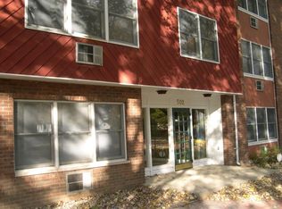 502 W Hill St APT 105, Champaign, IL 61820