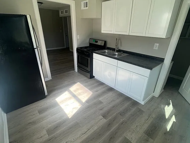 1240 S 74th East Ave — Photo 10
