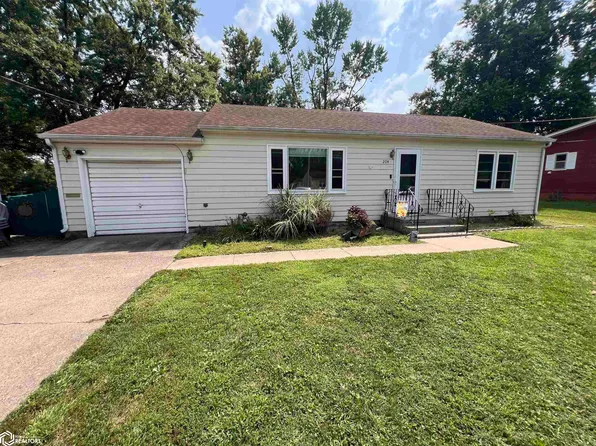 204 E Fillmore Ave, Fairfield, IA 52556