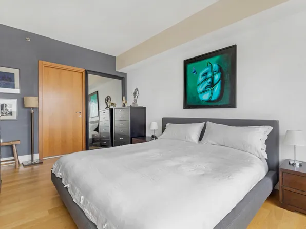 446 Kent Avenue image 5 of 12