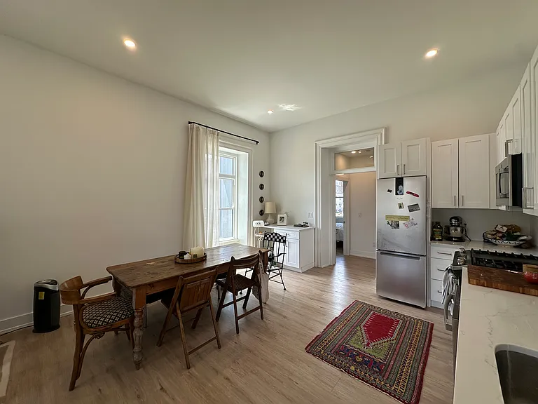 231 W Johnson Street — Photo 19