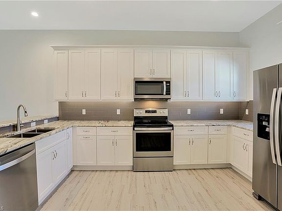 5th image of 3503/3505 SW 15th Pl