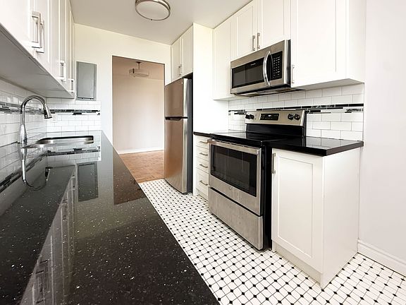 5th image of 40 Stevenson Rd