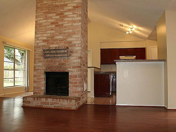4th image of 4239 Prairie Meadow Dr