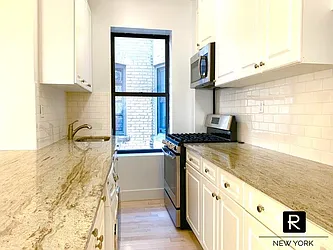 Rented by R New York