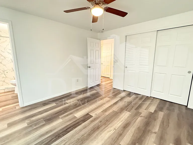 2027 N 66th Dr — Photo 10