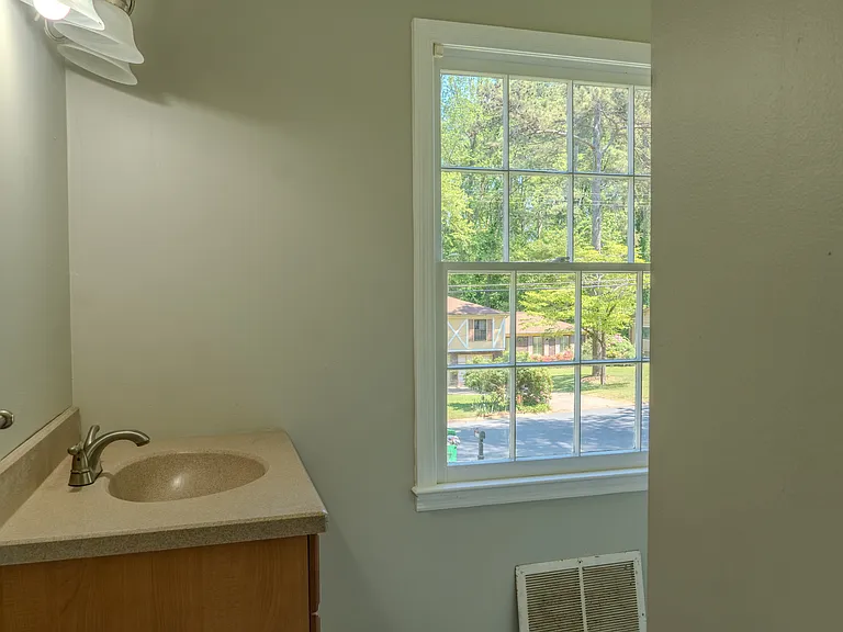 1616 Drayton Woods Dr — Photo 5