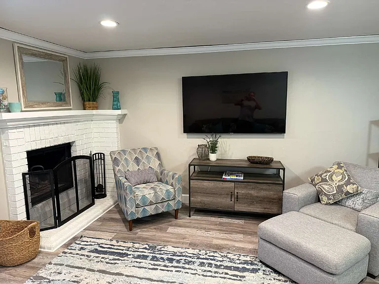 8840 Villa La Jolla Dr #221 — Photo 3