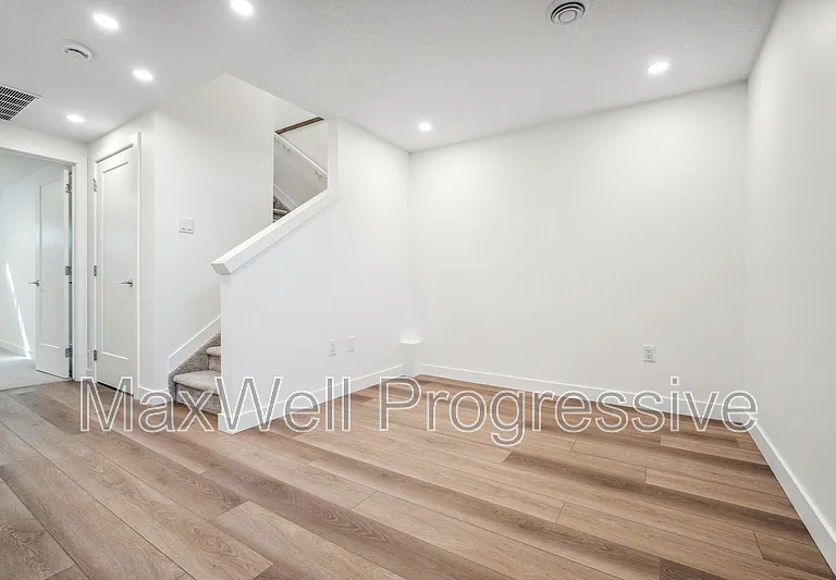 9017 93rd St NW #9005 — Photo 6