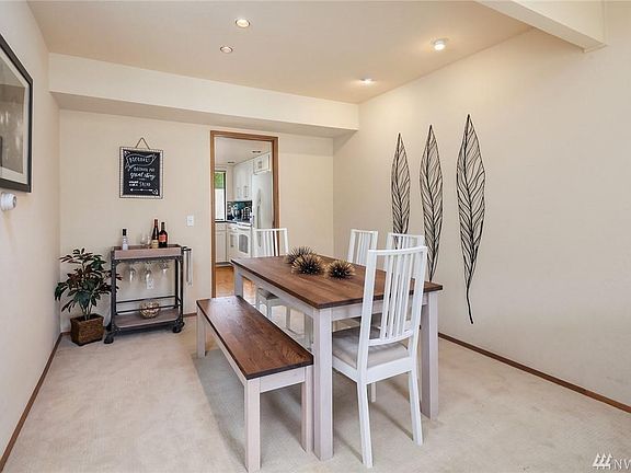 4th image of 2538 174th Ave NE