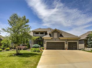 1724 NE Lashbrook Dr, Lees Summit, MO 64086