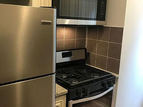 4th image of 3002 N Calvert St APT 3